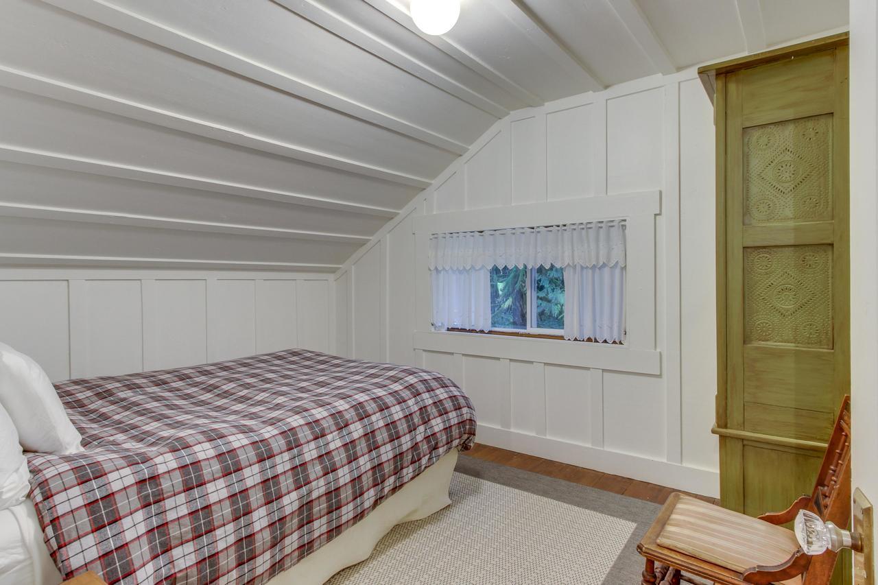 Villa Renee'S Log House McKenzie Bridge Exterior foto